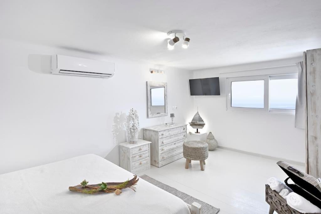 Mykonos Sea View Luxury Villa By Calypso Sunset Villas Mykonos Town ภายนอก รูปภาพ